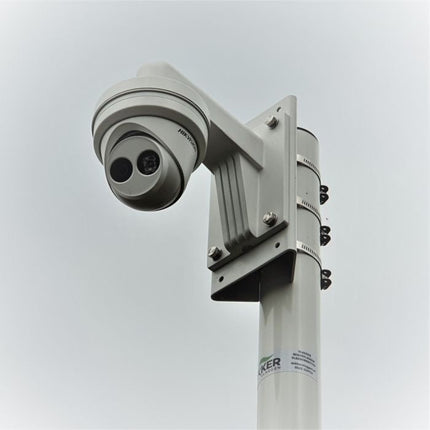 AlarmsysteemExpert.nl Cameramast verplaatsbaar aluminium 4 meter Ø 90mm met tegelframe