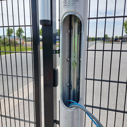 AlarmsysteemExpert.nl Vaste cameramast 4 meter verjongd met inspectieluik